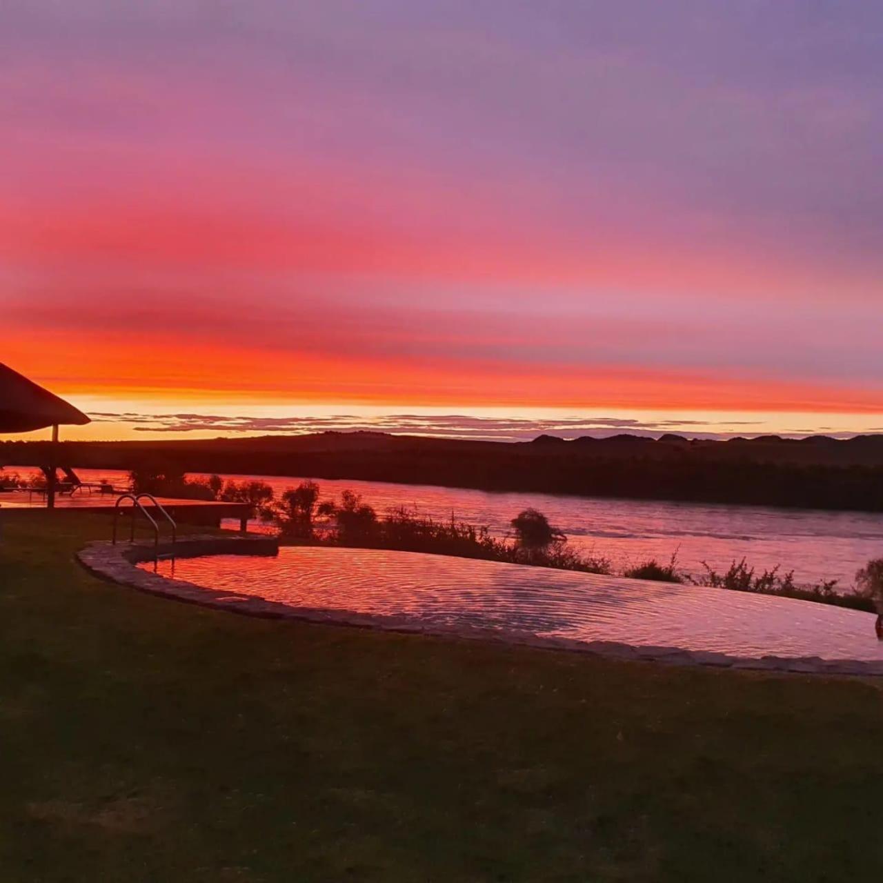 Tzamenkomst River Lodge Colesberg Exterior foto